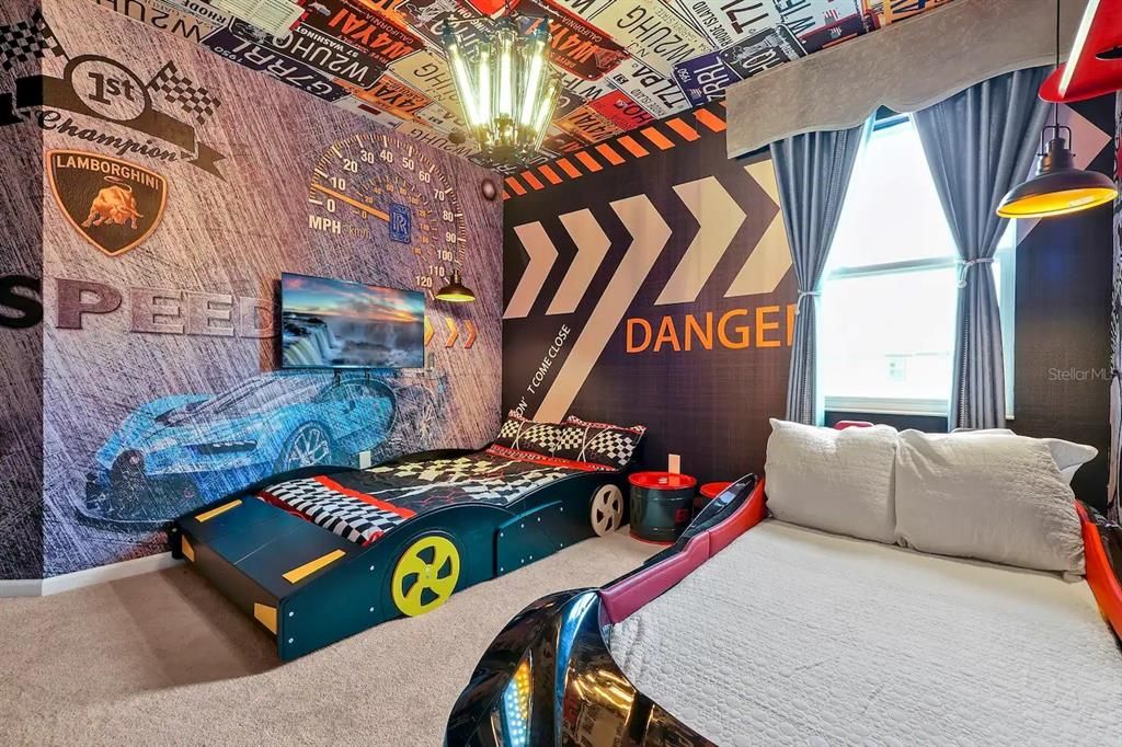 待售: $1,398,000 (12 贝兹, 11 浴室, 4954 平方英尺)