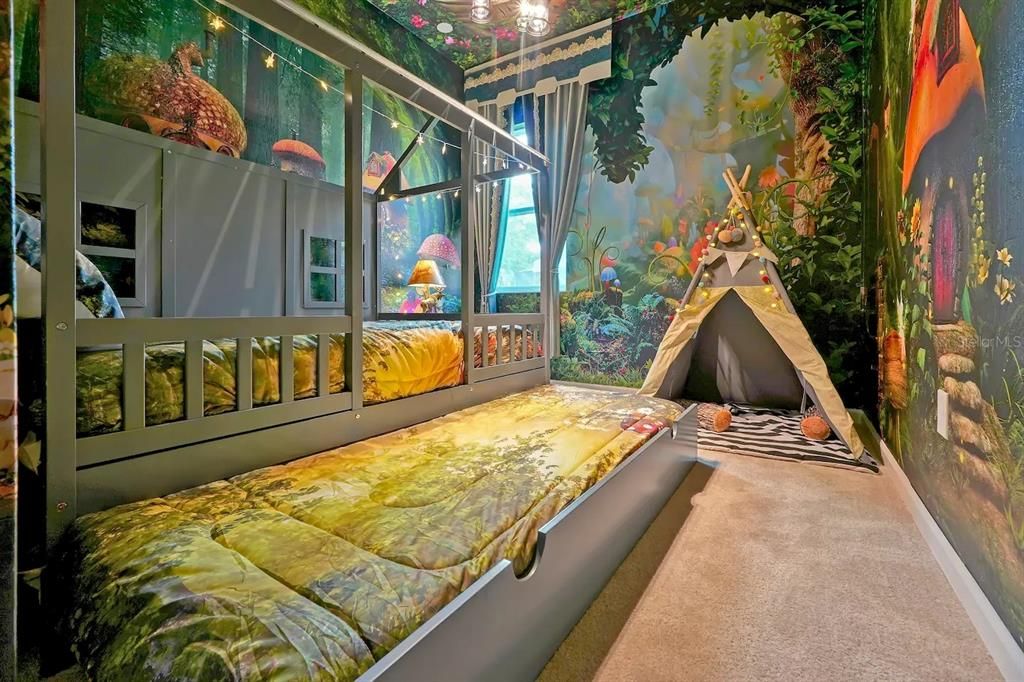 待售: $1,398,000 (12 贝兹, 11 浴室, 4954 平方英尺)