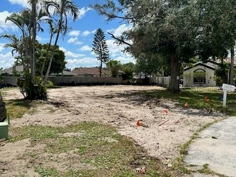 待售: $80,000 (0.19 acres)