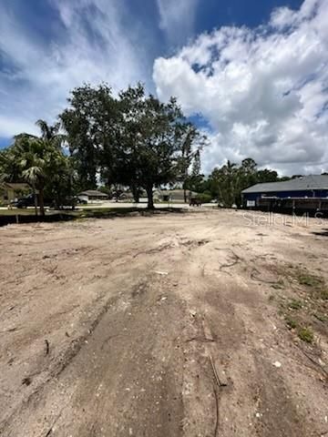 待售: $80,000 (0.19 acres)