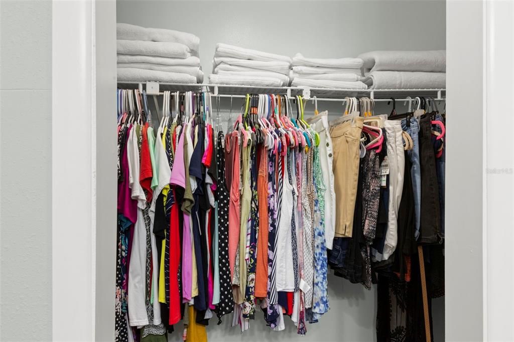 For Sale: $275,000 (2 beds, 2 baths, 1425 Square Feet)