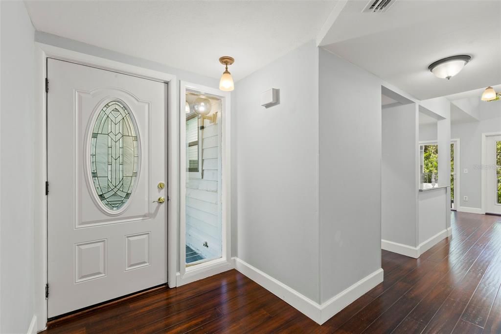 For Sale: $275,000 (2 beds, 2 baths, 1425 Square Feet)