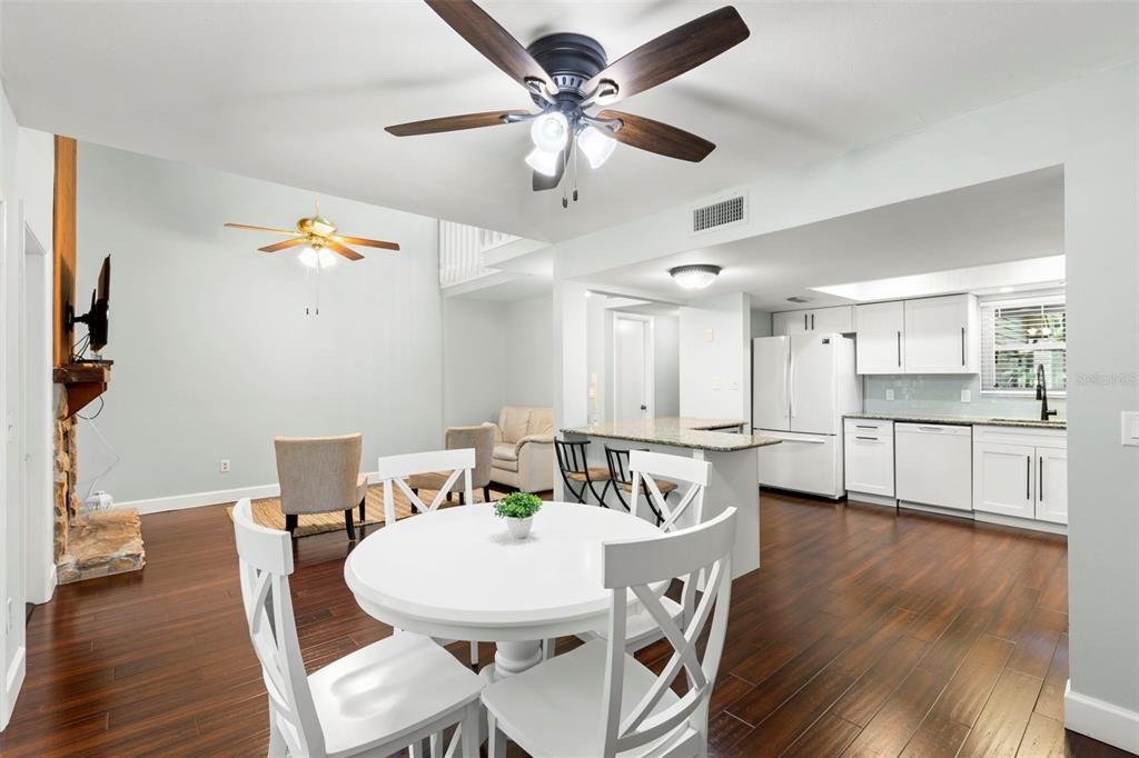 For Sale: $275,000 (2 beds, 2 baths, 1425 Square Feet)