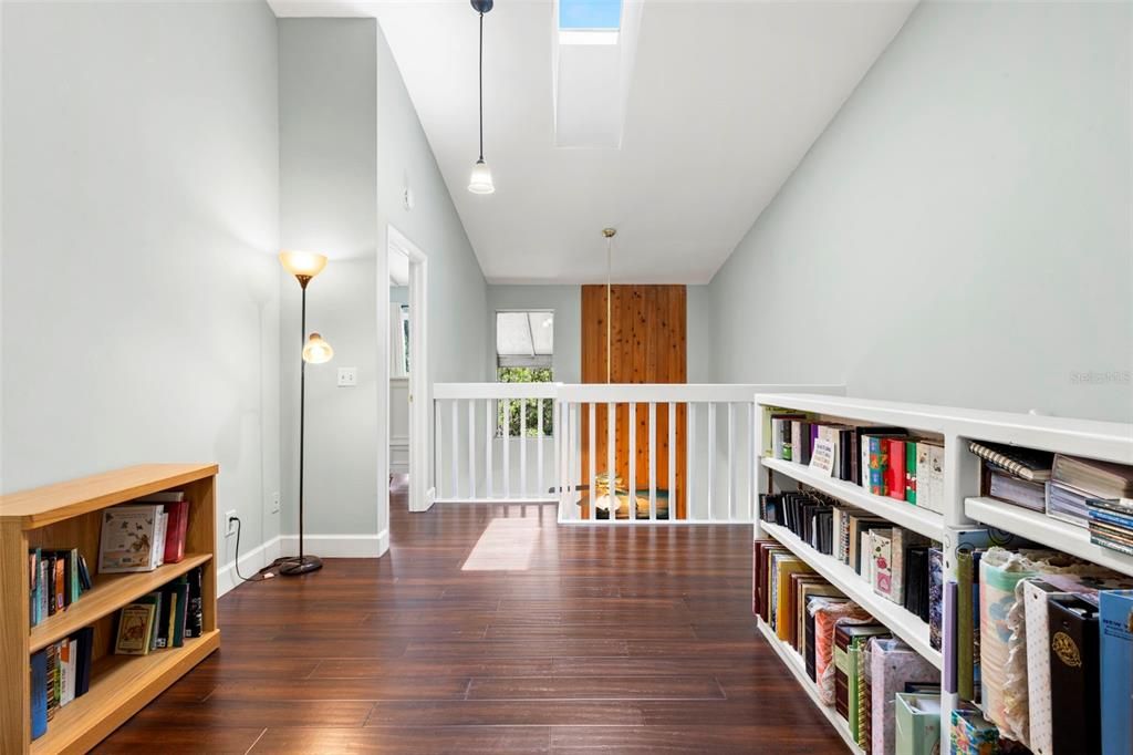 For Sale: $275,000 (2 beds, 2 baths, 1425 Square Feet)