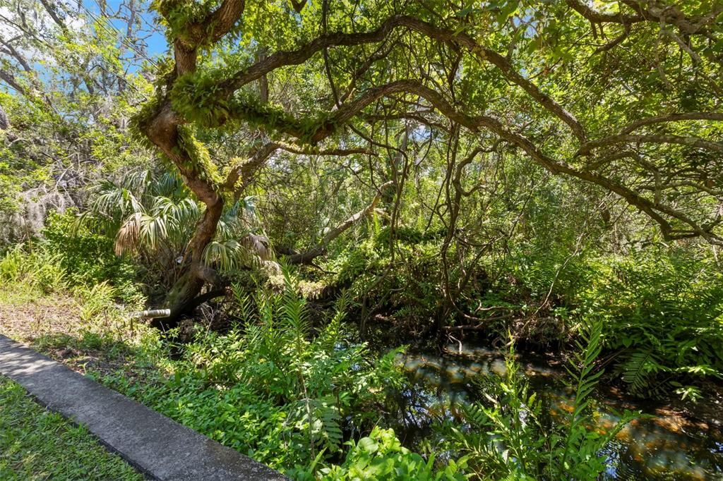 For Sale: $275,000 (2 beds, 2 baths, 1425 Square Feet)