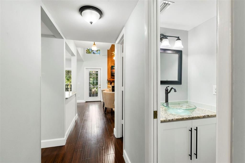 For Sale: $275,000 (2 beds, 2 baths, 1425 Square Feet)