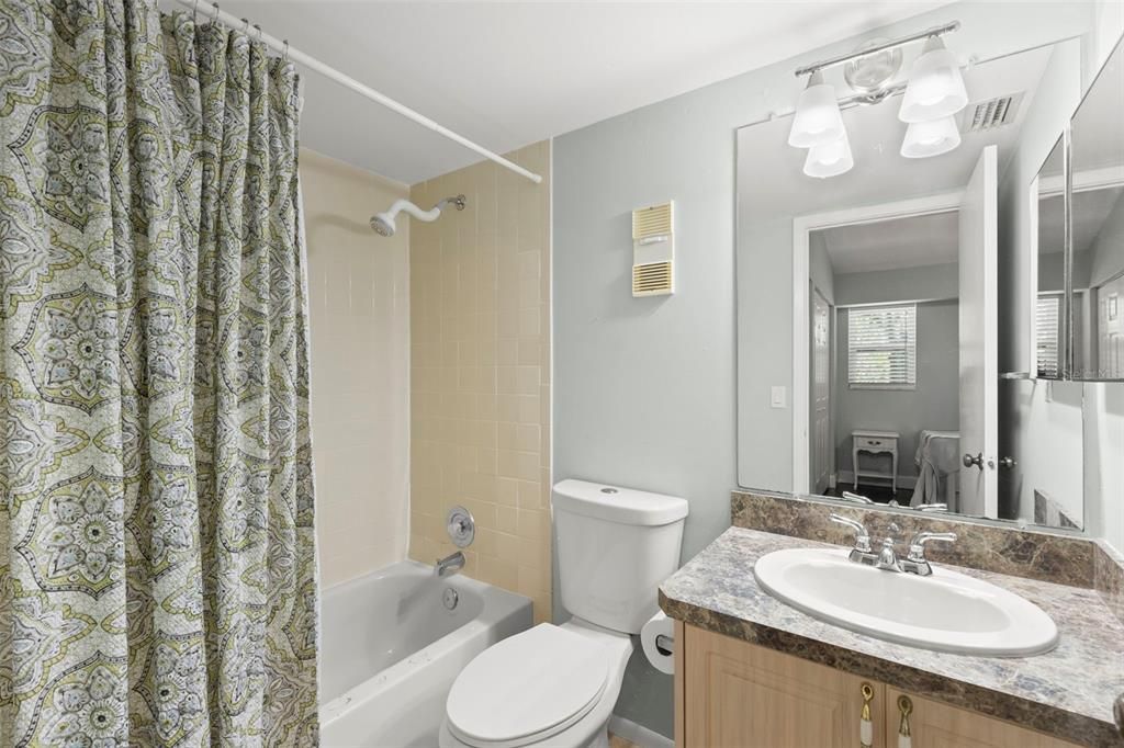 For Sale: $275,000 (2 beds, 2 baths, 1425 Square Feet)