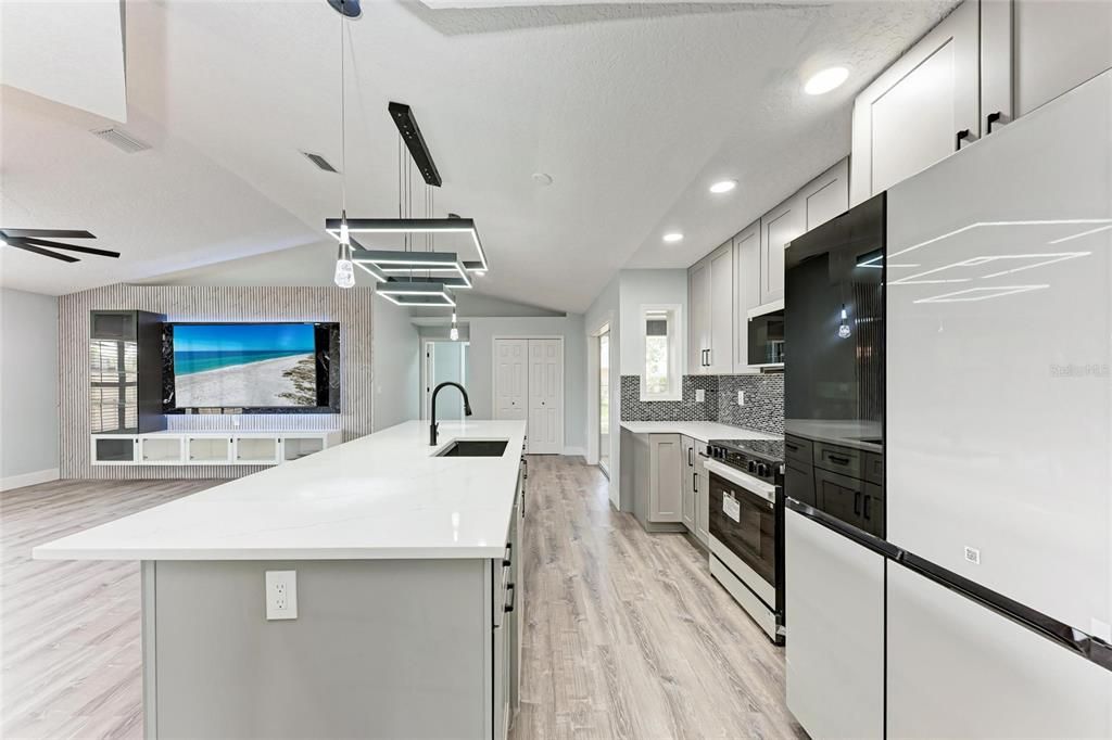 For Sale: $499,990 (3 beds, 2 baths, 2150 Square Feet)