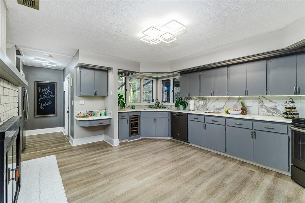 待售: $720,000 (5 贝兹, 4 浴室, 4479 平方英尺)