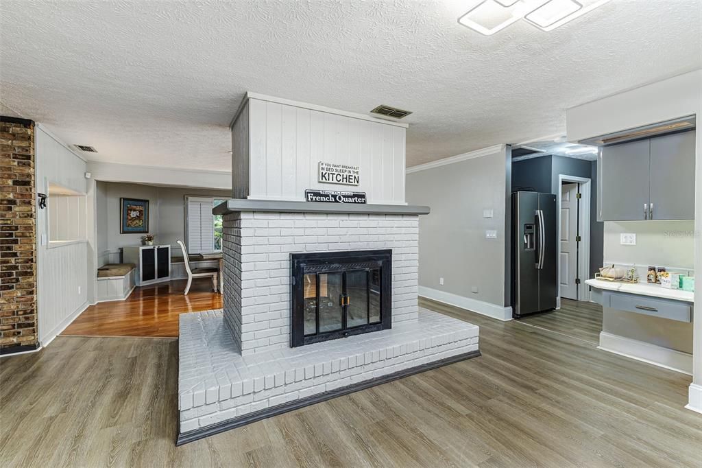 待售: $720,000 (5 贝兹, 4 浴室, 4479 平方英尺)