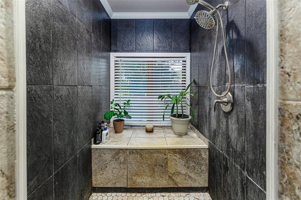 待售: $720,000 (5 贝兹, 4 浴室, 4479 平方英尺)