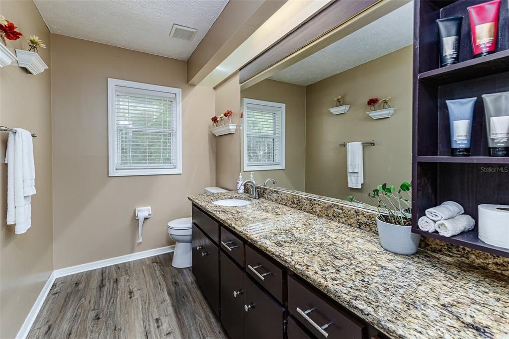 待售: $720,000 (5 贝兹, 4 浴室, 4479 平方英尺)