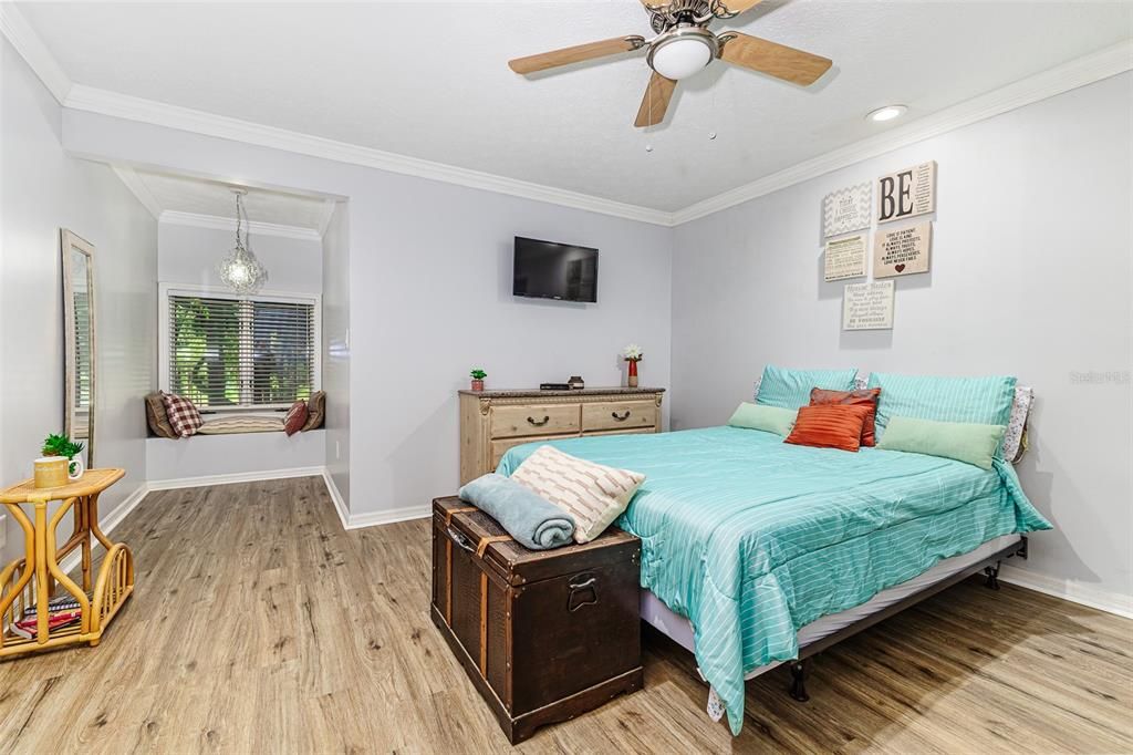 待售: $720,000 (5 贝兹, 4 浴室, 4479 平方英尺)