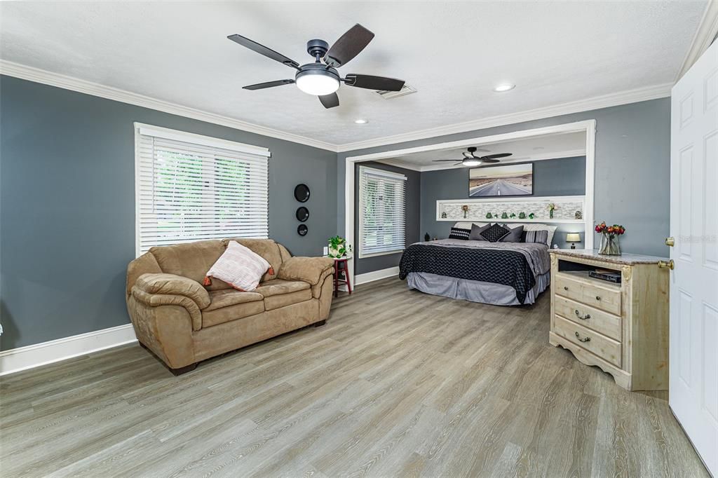 待售: $720,000 (5 贝兹, 4 浴室, 4479 平方英尺)