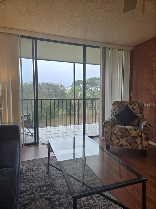 Под контрактом: $1,800 (2 спален, 2 ванн, 960 Квадратных фут)