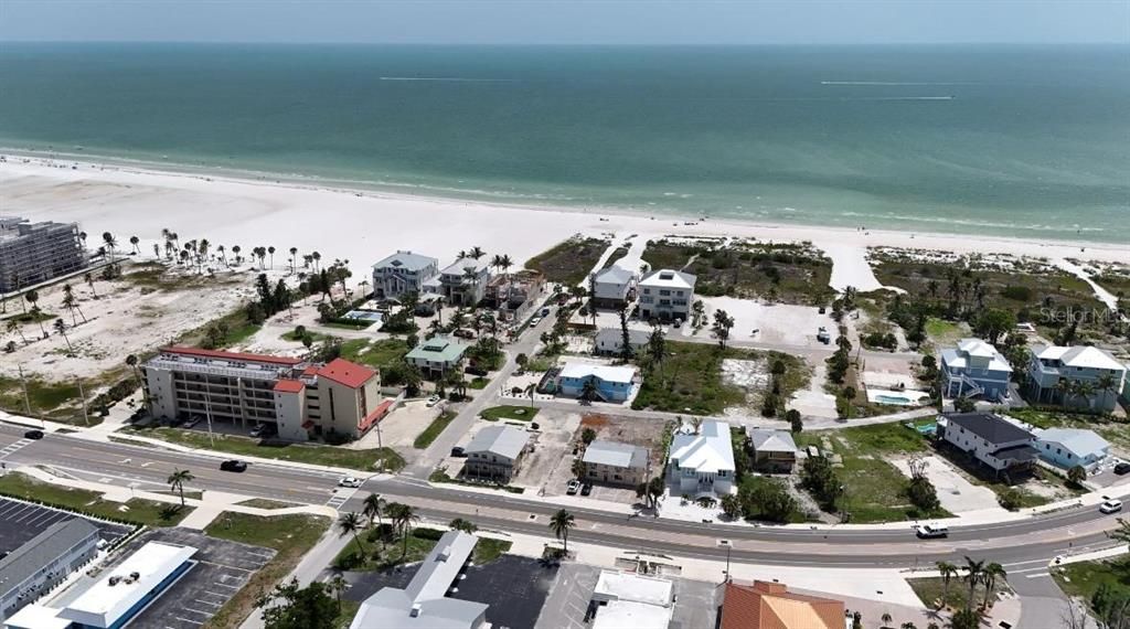 待售: $750,000 (0.13 acres)