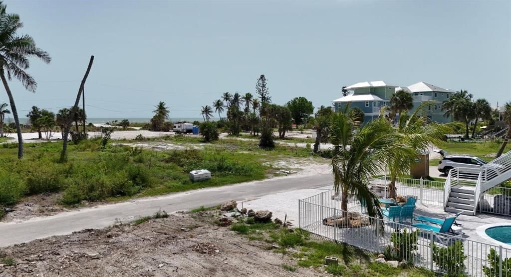 待售: $750,000 (0.13 acres)