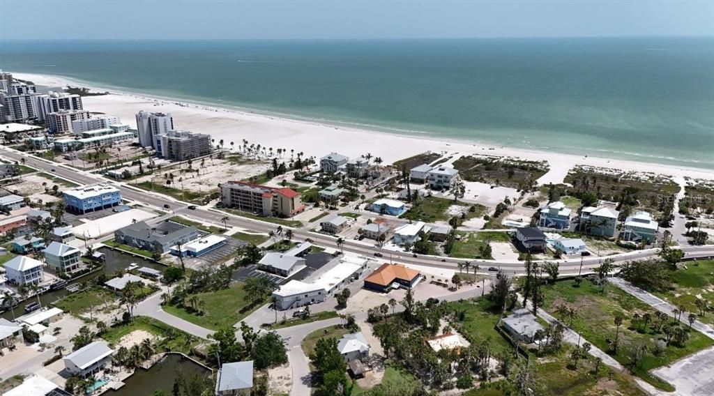 待售: $750,000 (0.13 acres)