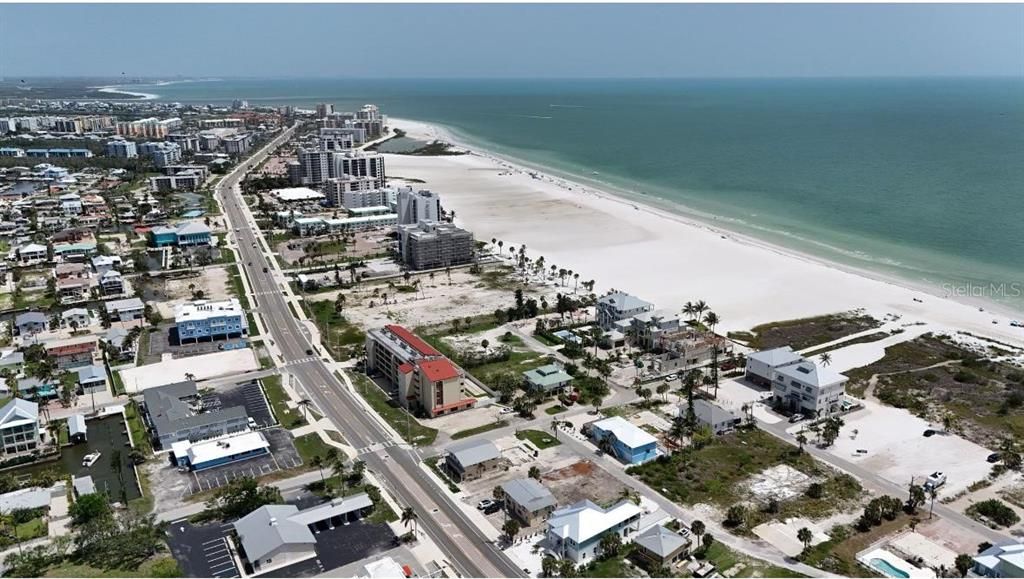 待售: $750,000 (0.13 acres)