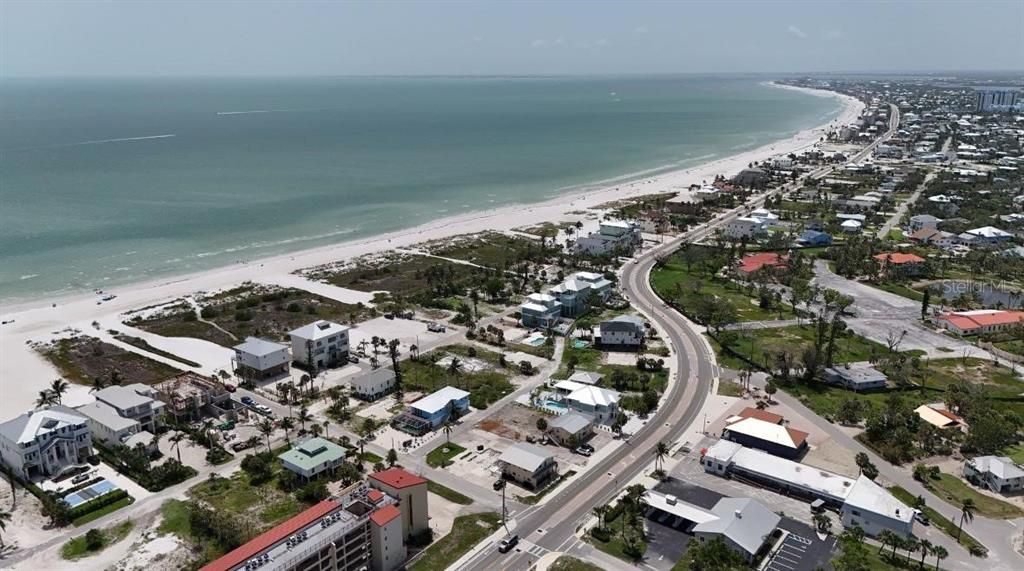 待售: $750,000 (0.13 acres)