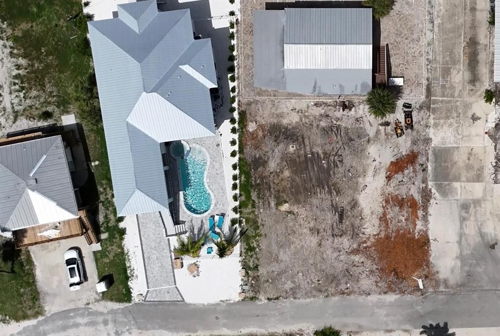 待售: $750,000 (0.13 acres)