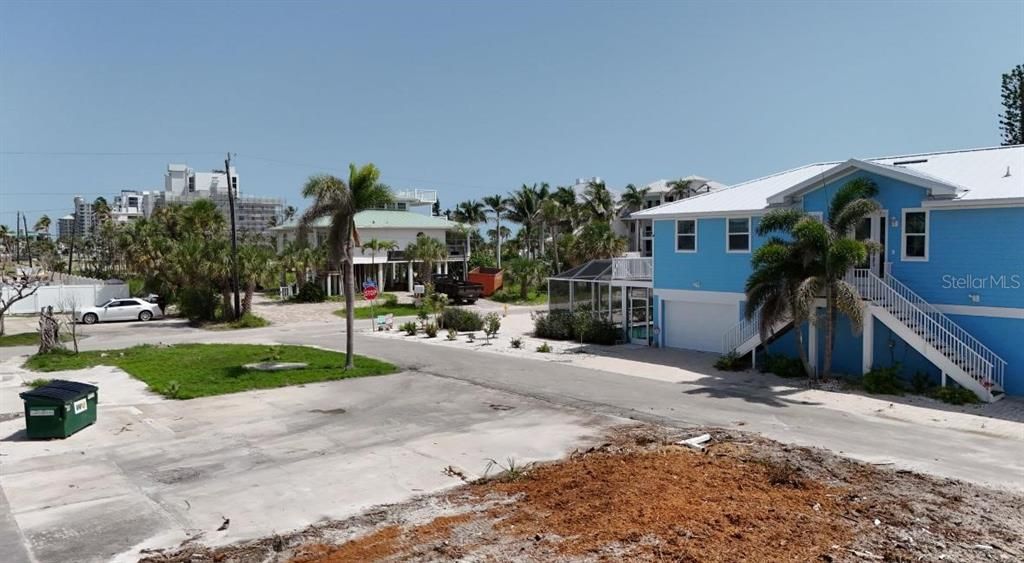 待售: $750,000 (0.13 acres)