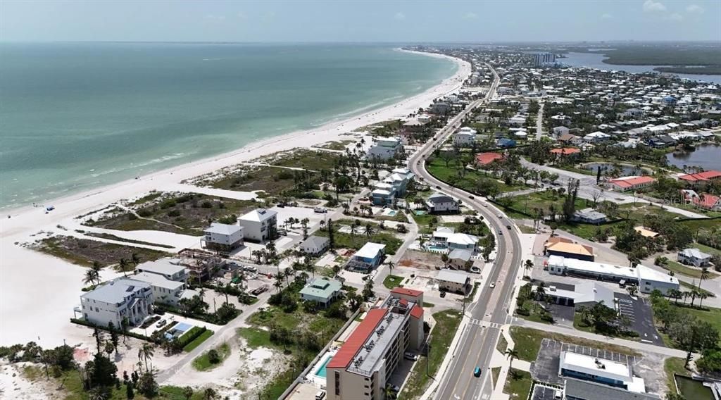 待售: $750,000 (0.13 acres)