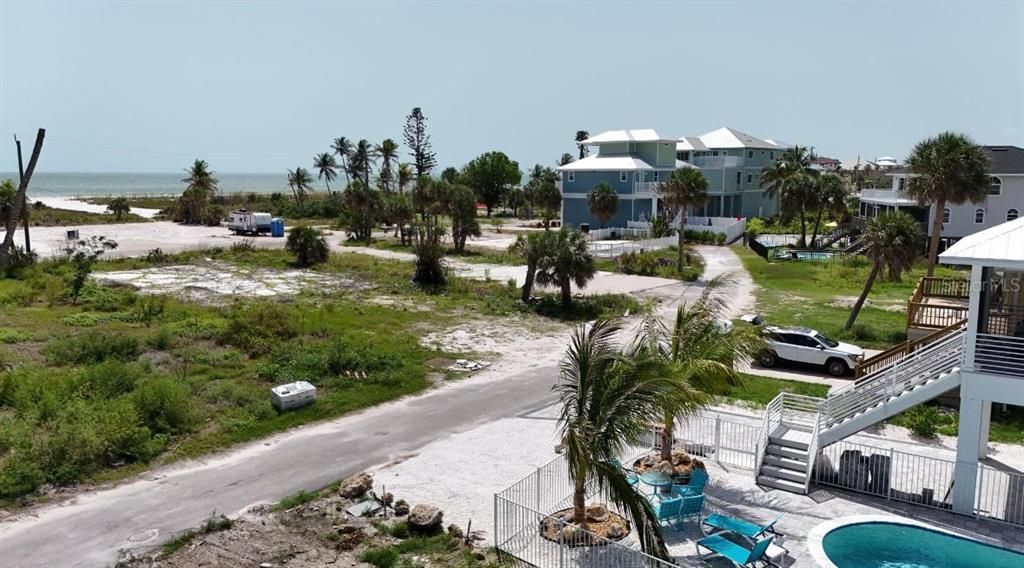 待售: $750,000 (0.13 acres)