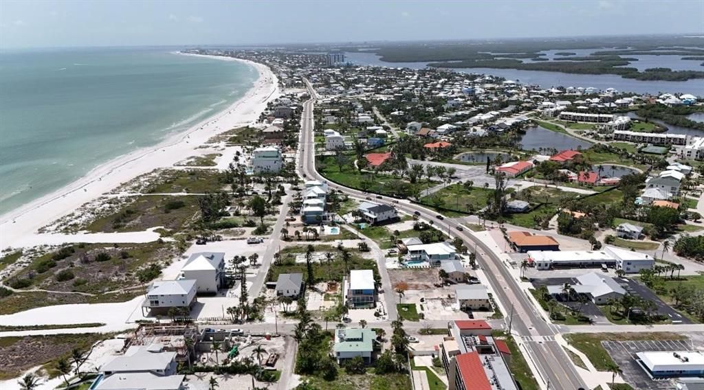 待售: $750,000 (0.13 acres)