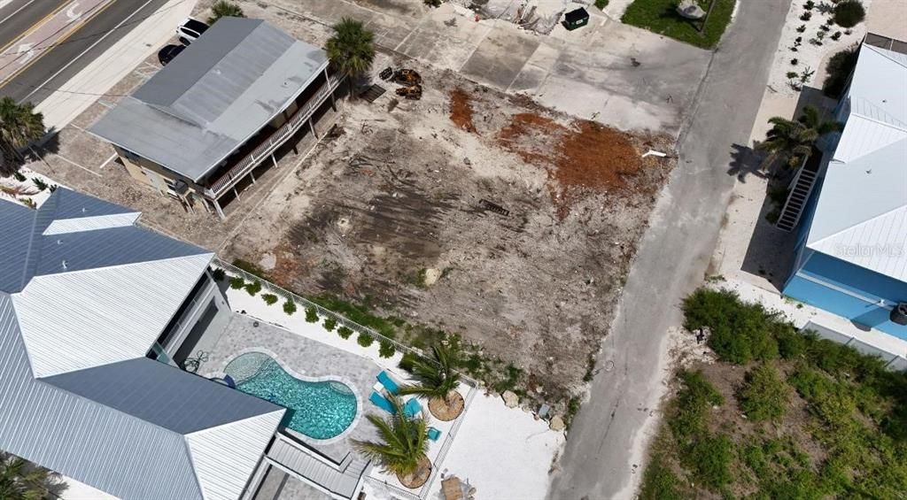 待售: $750,000 (0.13 acres)