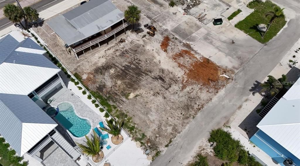 待售: $750,000 (0.13 acres)