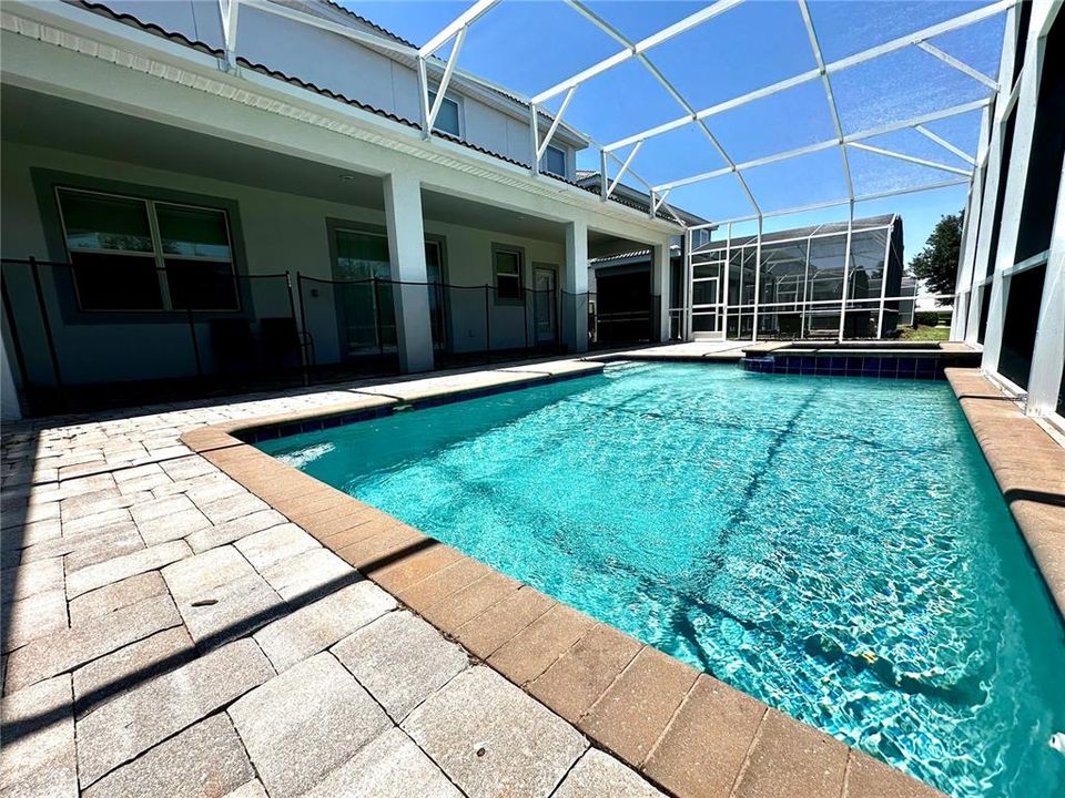 Active With Contract: $649,900 (8 beds, 5 baths, 3909 Square Feet)