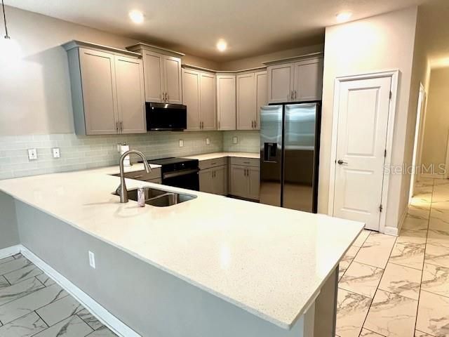 Active With Contract: $649,900 (8 beds, 5 baths, 3909 Square Feet)