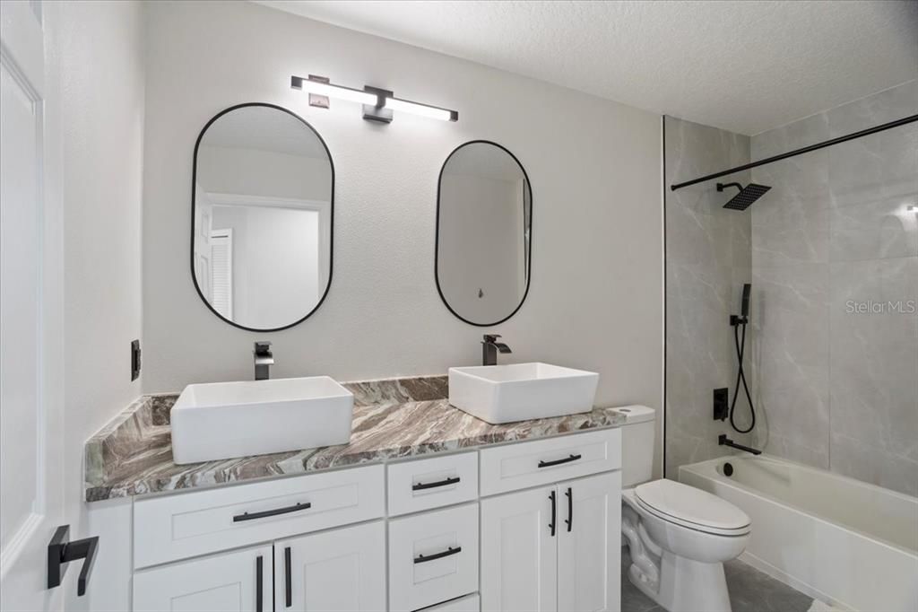 待售: $665,000 (6 贝兹, 4 浴室, 2743 平方英尺)