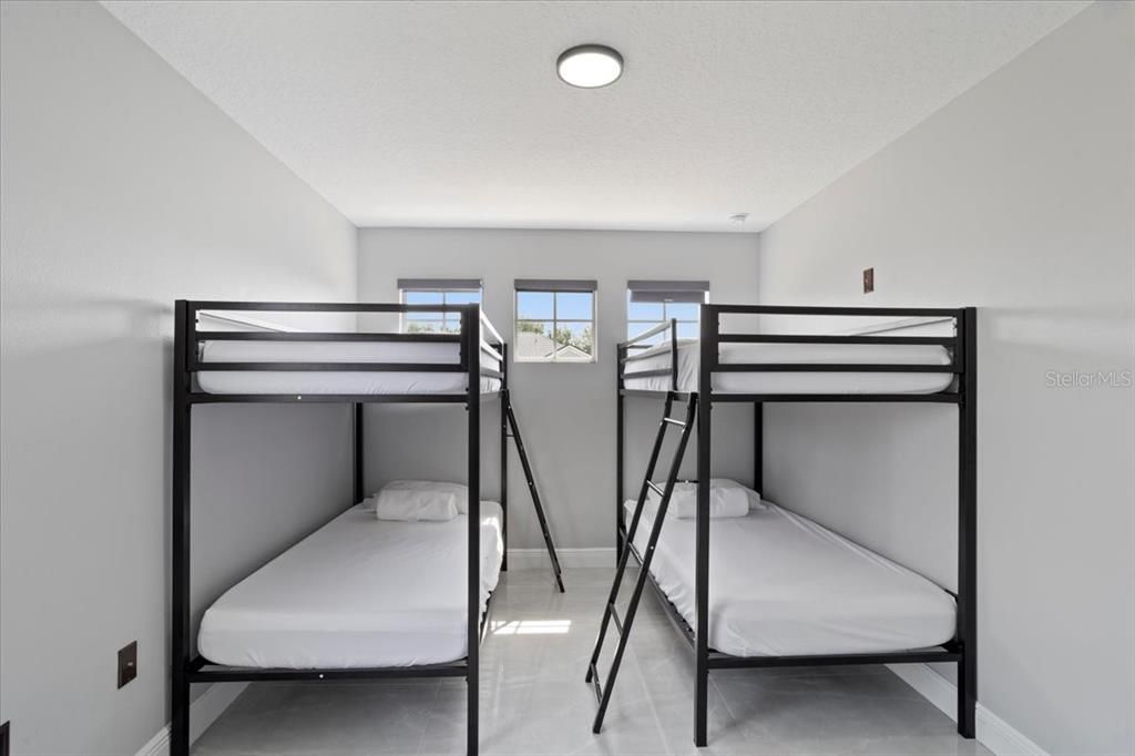 待售: $665,000 (6 贝兹, 4 浴室, 2743 平方英尺)