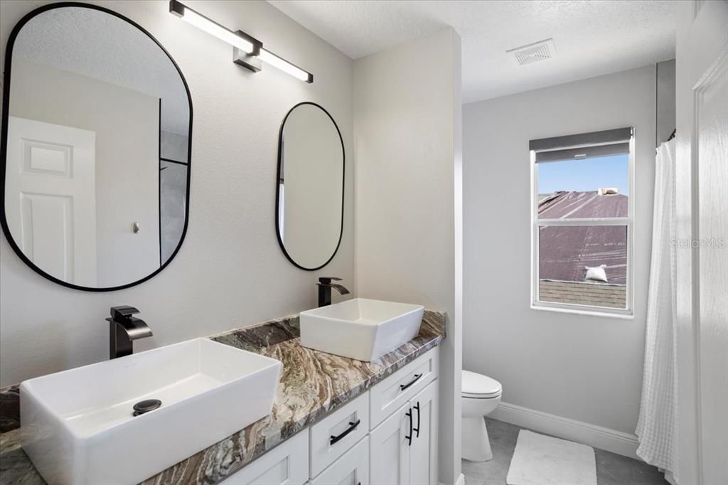 待售: $665,000 (6 贝兹, 4 浴室, 2743 平方英尺)