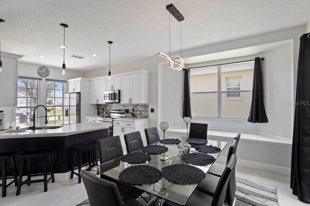 待售: $665,000 (6 贝兹, 4 浴室, 2743 平方英尺)