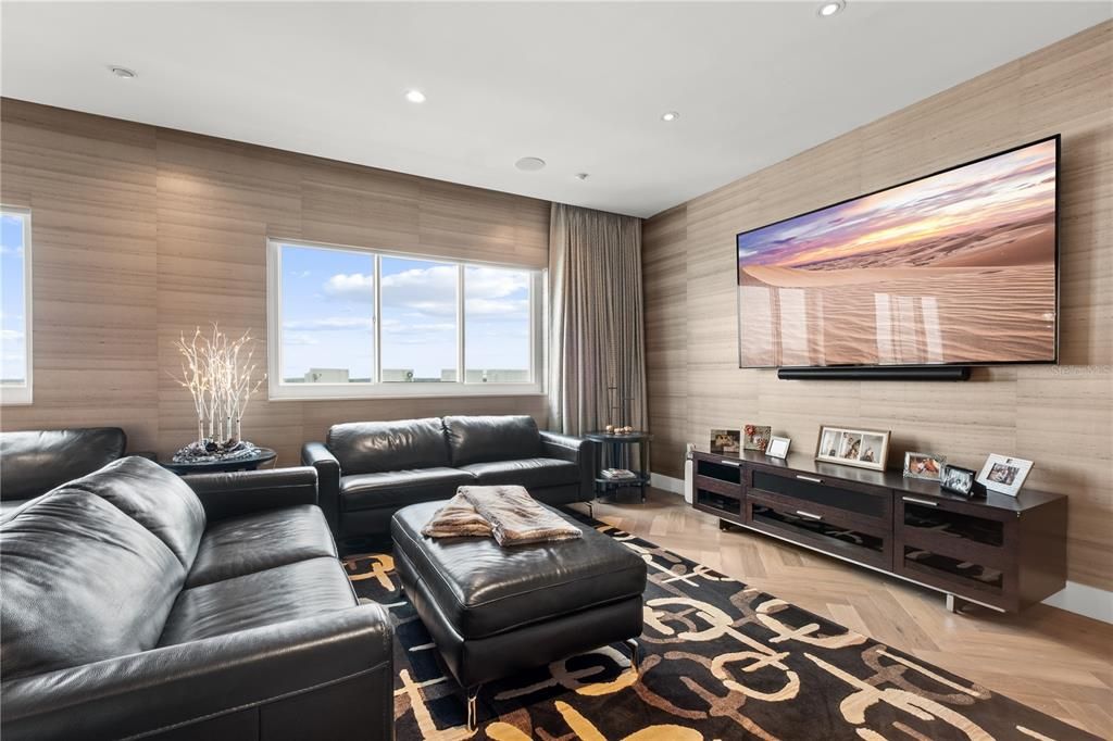 Active With Contract: $1,650,000 (2 beds, 2 baths, 2575 Square Feet)