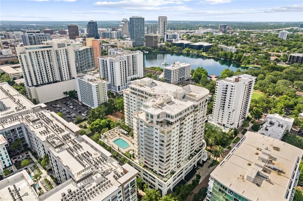 Active With Contract: $1,650,000 (2 beds, 2 baths, 2575 Square Feet)