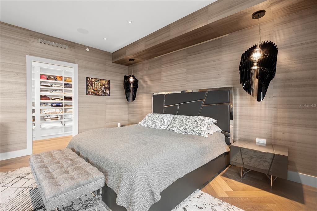 Active With Contract: $1,650,000 (2 beds, 2 baths, 2575 Square Feet)