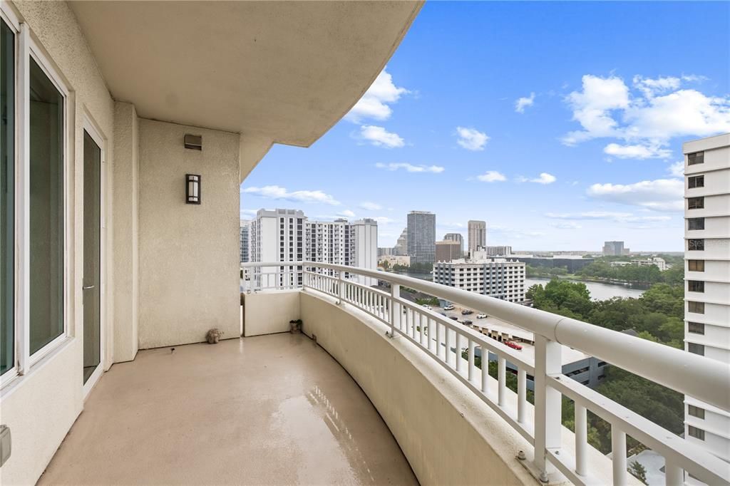 Active With Contract: $1,650,000 (2 beds, 2 baths, 2575 Square Feet)