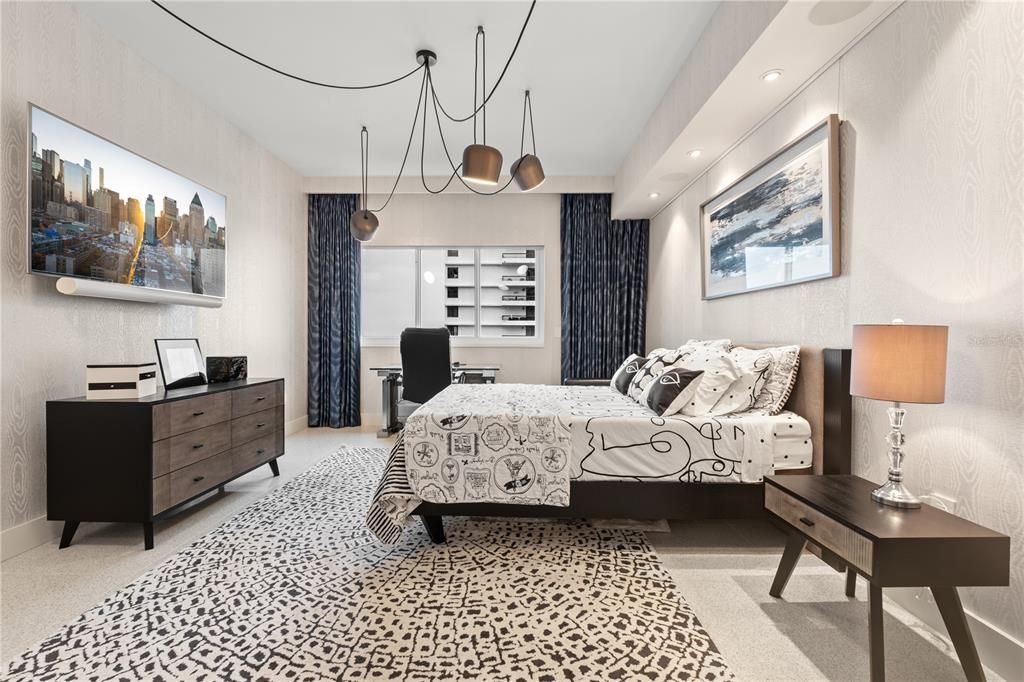 Active With Contract: $1,650,000 (2 beds, 2 baths, 2575 Square Feet)