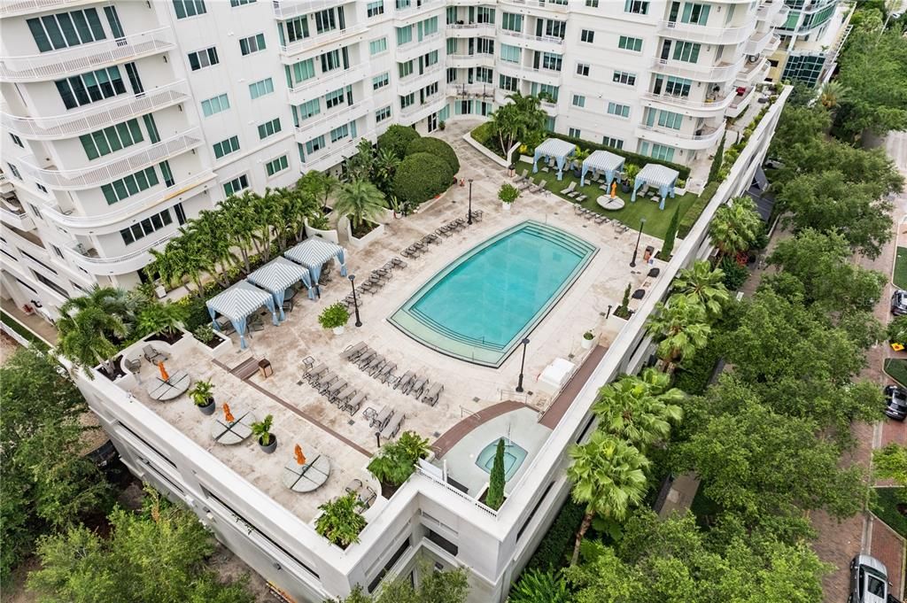 Active With Contract: $1,650,000 (2 beds, 2 baths, 2575 Square Feet)