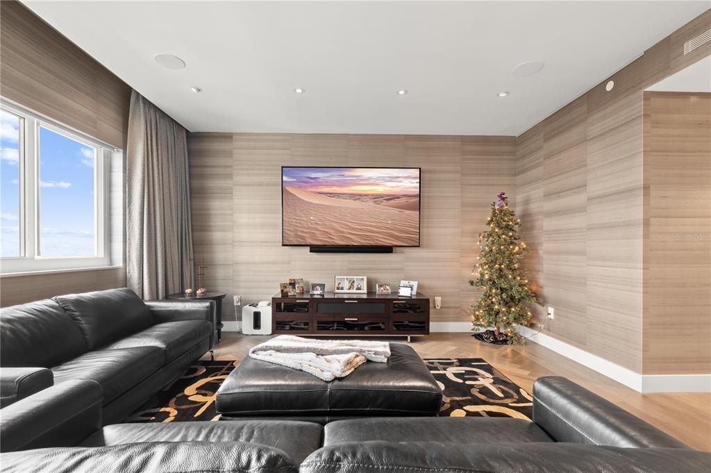 Active With Contract: $1,650,000 (2 beds, 2 baths, 2575 Square Feet)