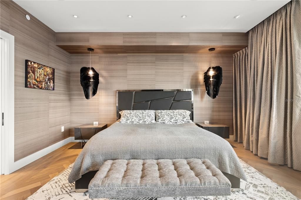 Active With Contract: $1,650,000 (2 beds, 2 baths, 2575 Square Feet)