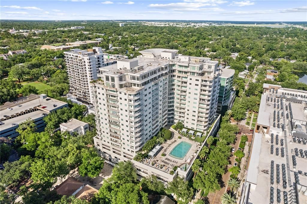 Active With Contract: $1,650,000 (2 beds, 2 baths, 2575 Square Feet)