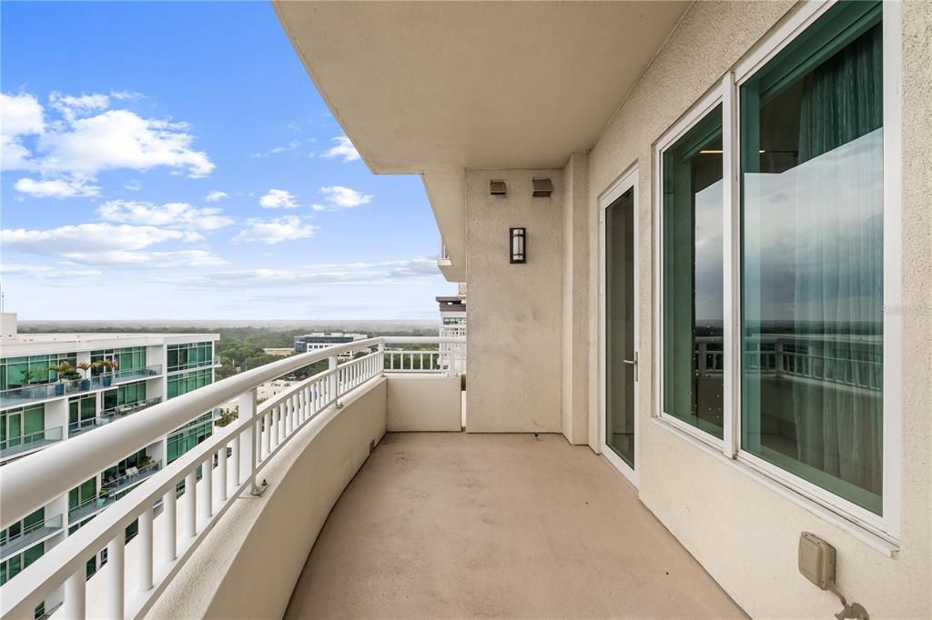 Active With Contract: $1,650,000 (2 beds, 2 baths, 2575 Square Feet)