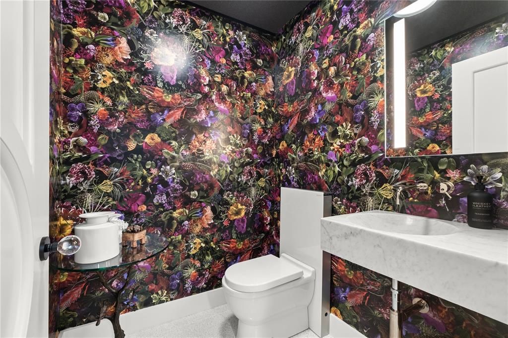 Active With Contract: $1,650,000 (2 beds, 2 baths, 2575 Square Feet)