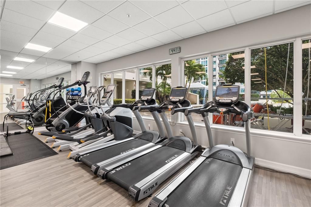 Active With Contract: $1,650,000 (2 beds, 2 baths, 2575 Square Feet)