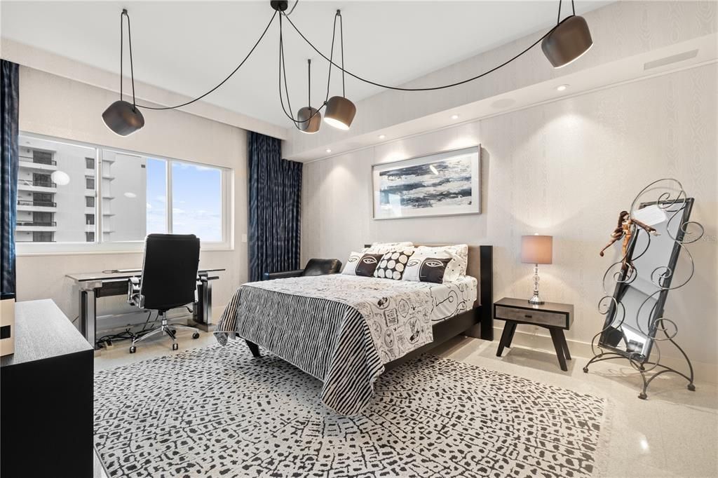 Active With Contract: $1,650,000 (2 beds, 2 baths, 2575 Square Feet)